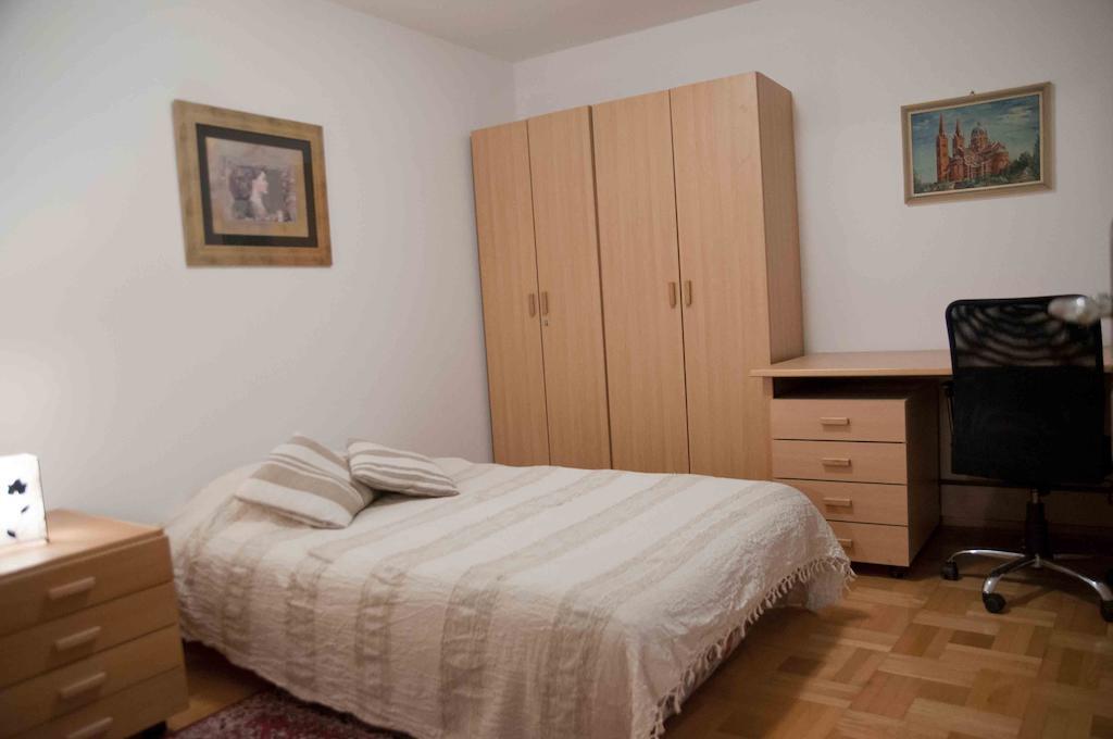 Apartment Ðakovo Pokoj fotografie